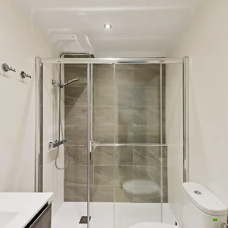 Refurbished 2-bed Burriana Beach.
