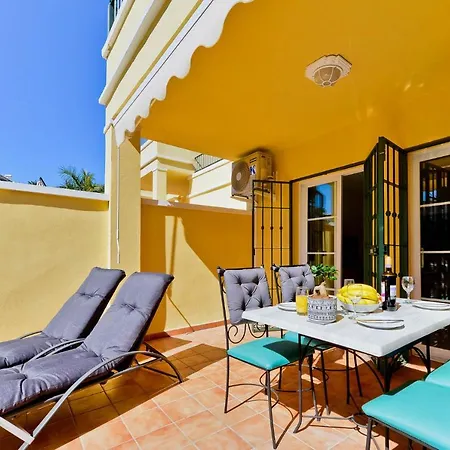 Refurbished 2-bed Burriana Beach. Apartamento Nerja